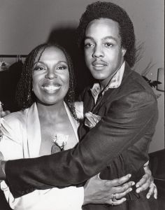 Roberta Flack and Peabo Bryson.jpg